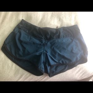 Size 6 lululemon shorts